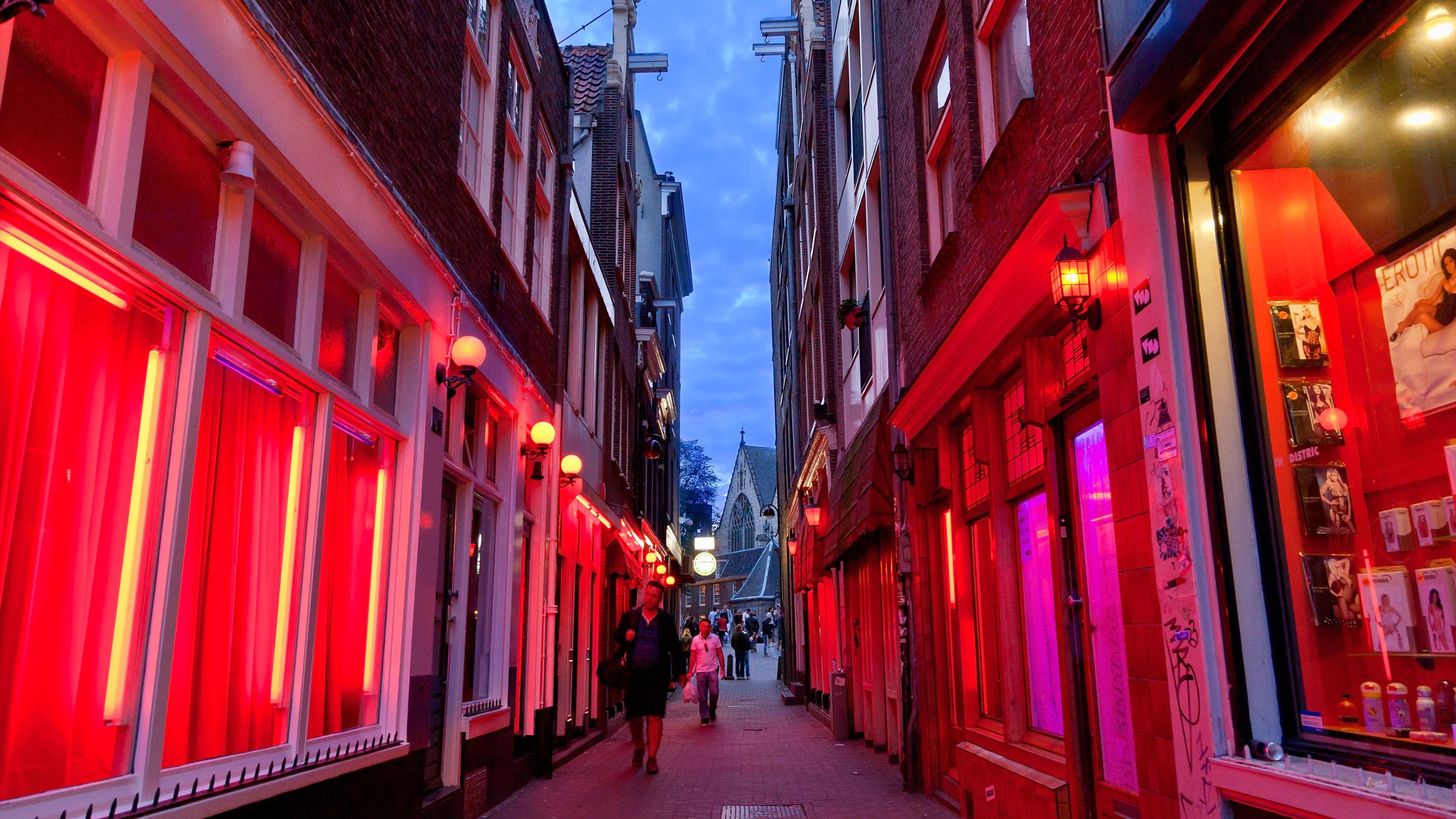 Власти Амстердама планируют с 2020 года запретить проводить туристические. ...