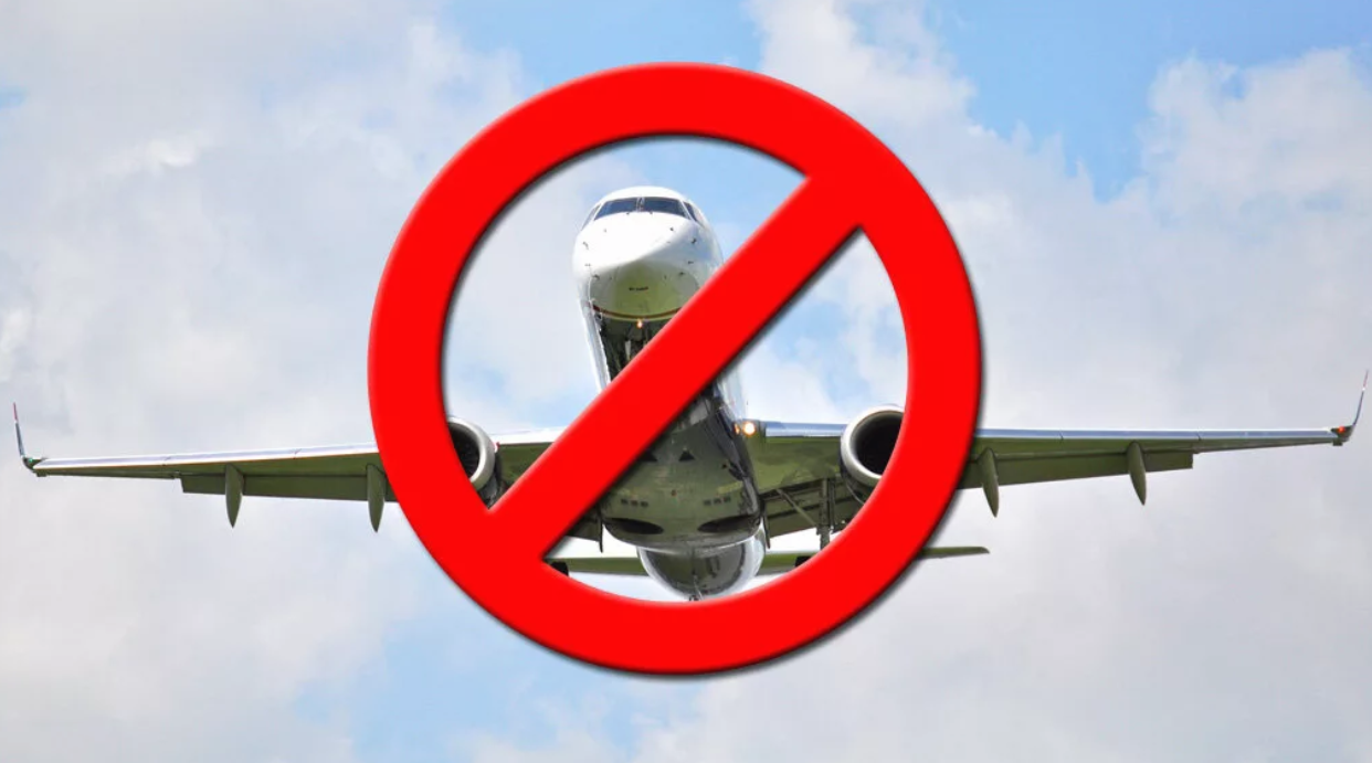 Без чего невозможен полет с полезной нагрузкой. Запрет полетов. Запрет на авиаперелеты. Перечеркнутый самолет. Ограничен в полете на самолете.